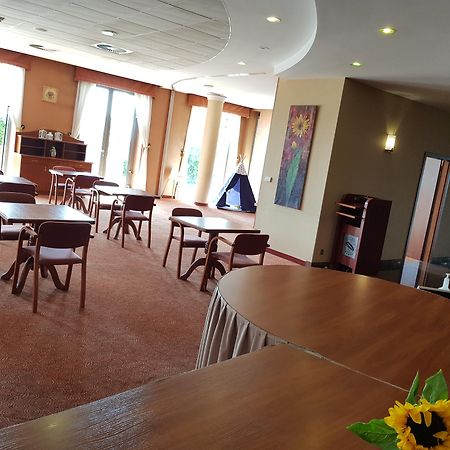 Hotel Sympozjum & Spa Krakow Luaran gambar