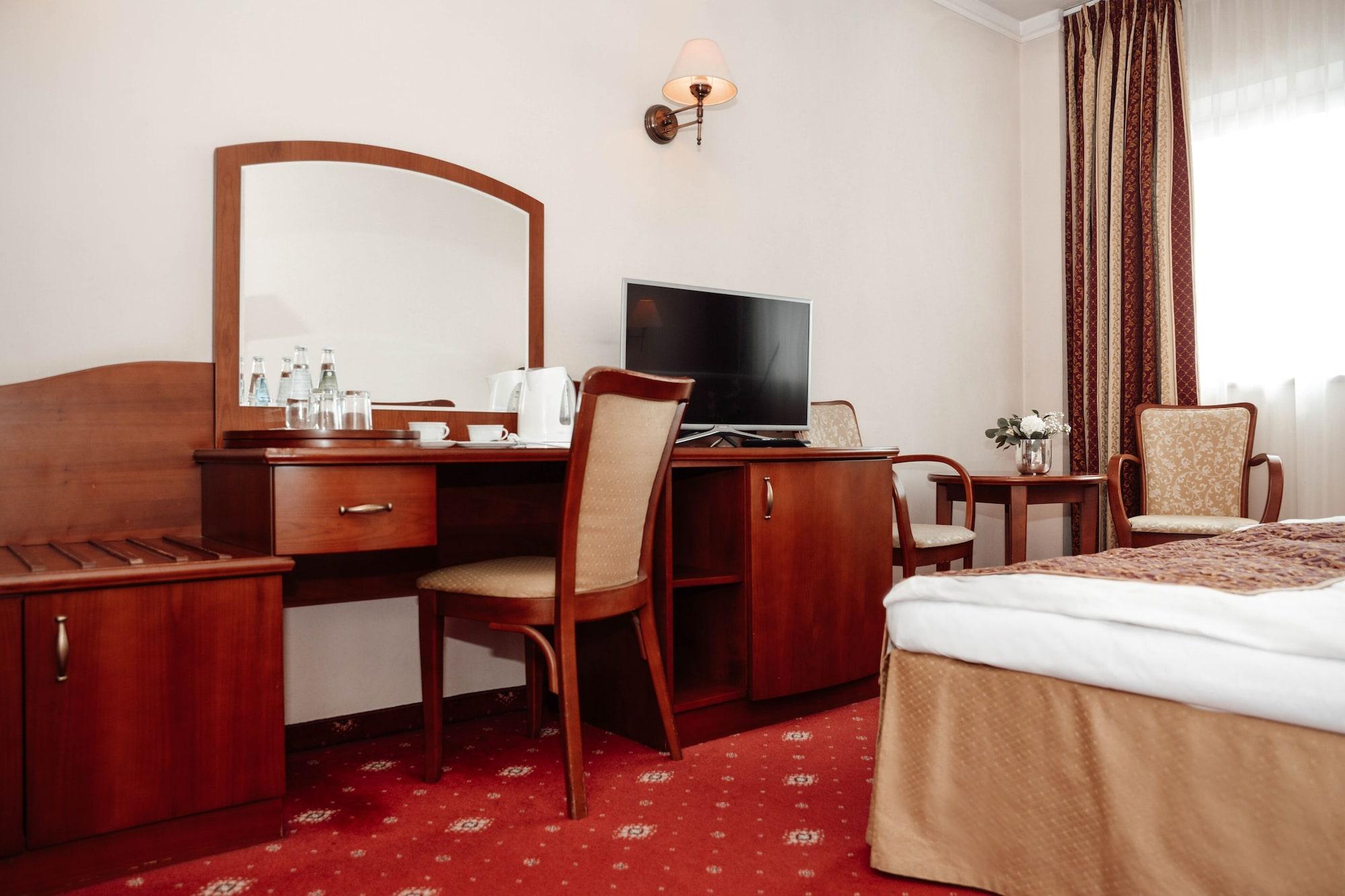Hotel Sympozjum & Spa Krakow Luaran gambar