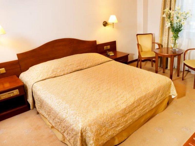 Hotel Sympozjum & Spa Krakow Luaran gambar