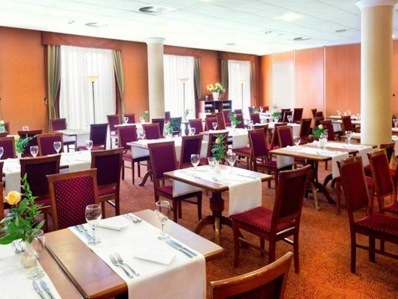 Hotel Sympozjum & Spa Krakow Luaran gambar